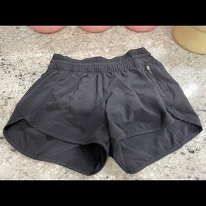 LuLu Lemon Tracker Short/ Black size 8